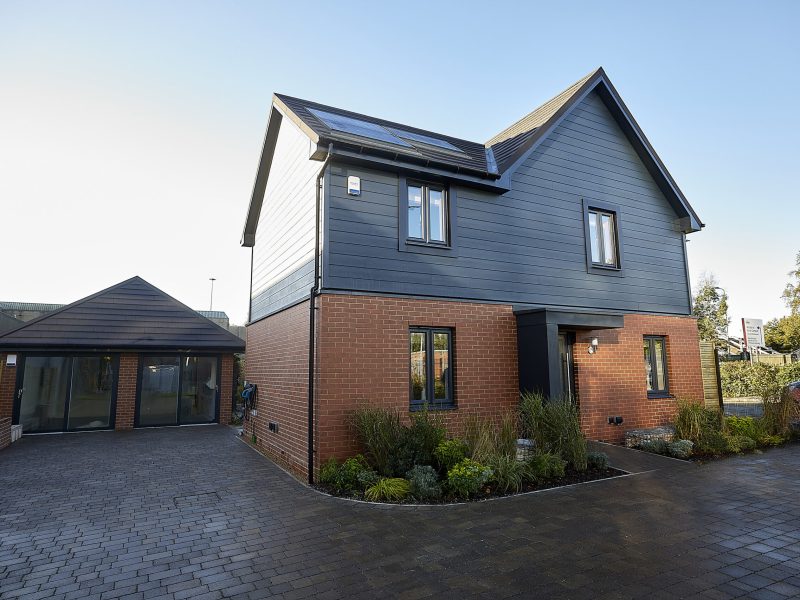 Kelda Showers Installed in Barratt’s Zed House