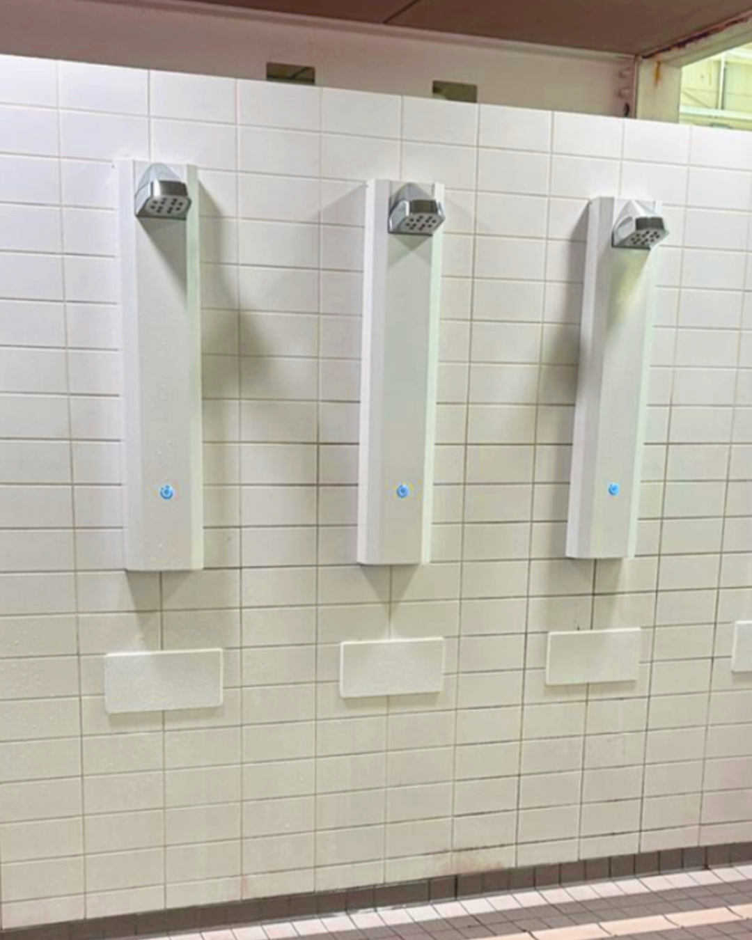 Freedom Leisure opted to improve their shower experience by upgrading their poolside showers with Kelda