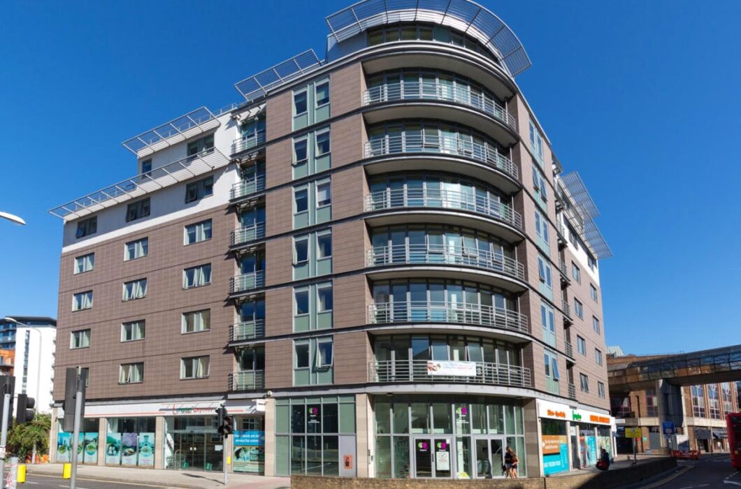 iQ, Kingston, Student Accommodation - Shower Trial