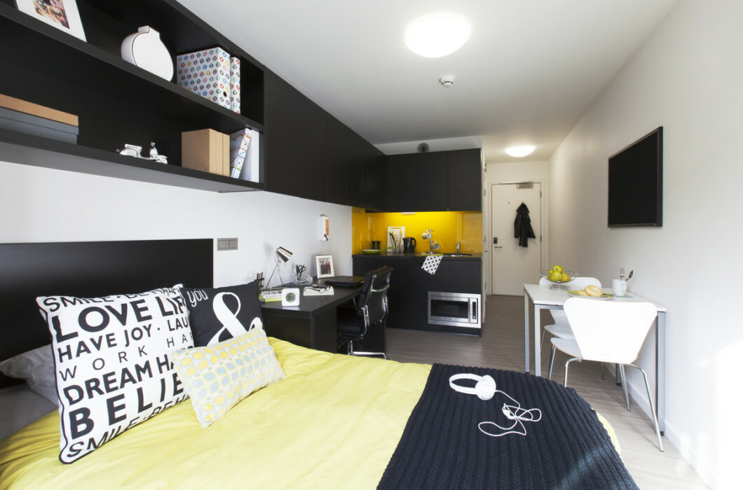 iQ, Kingston, Student Accommodation - Shower Trial