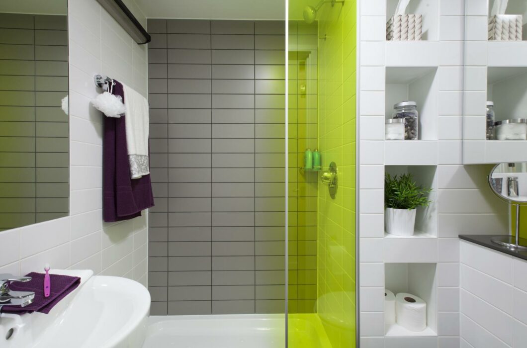 iQ, Kingston, Student Accommodation - Shower Trial